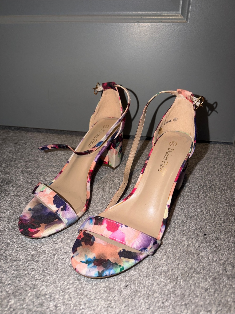 Dream Pairs Floral Multicolor Block Heel Sandals